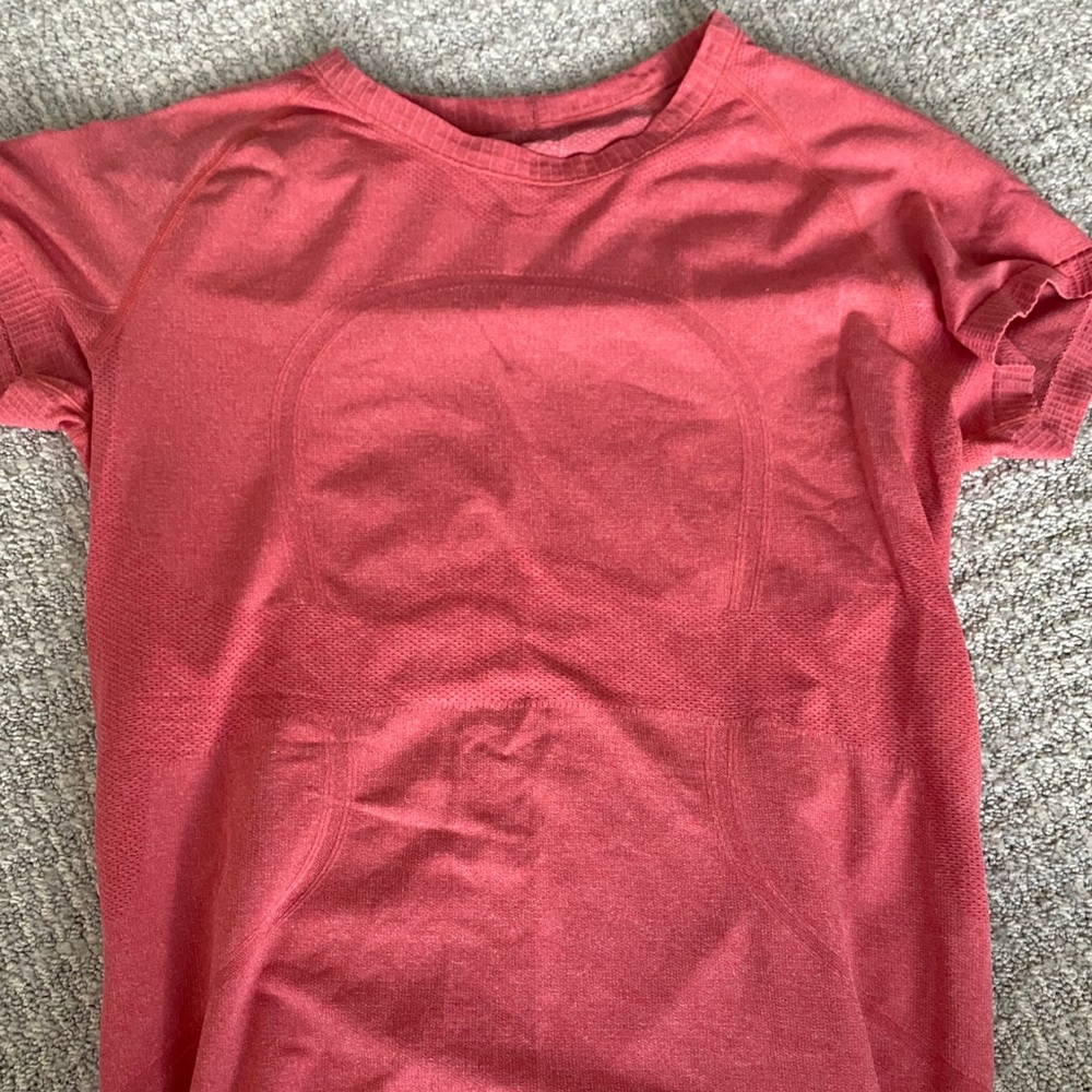 LULULEMON top